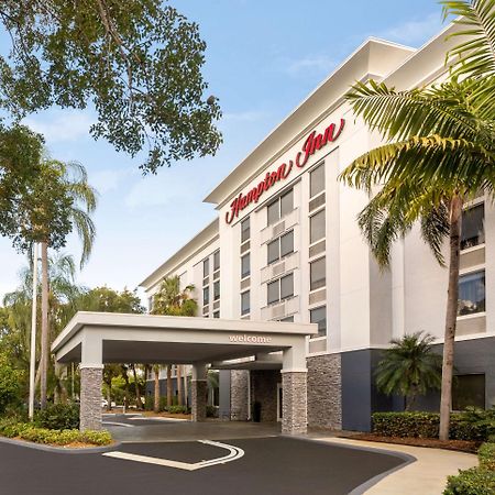Hampton Inn Пемброк-Пайнс Экстерьер фото